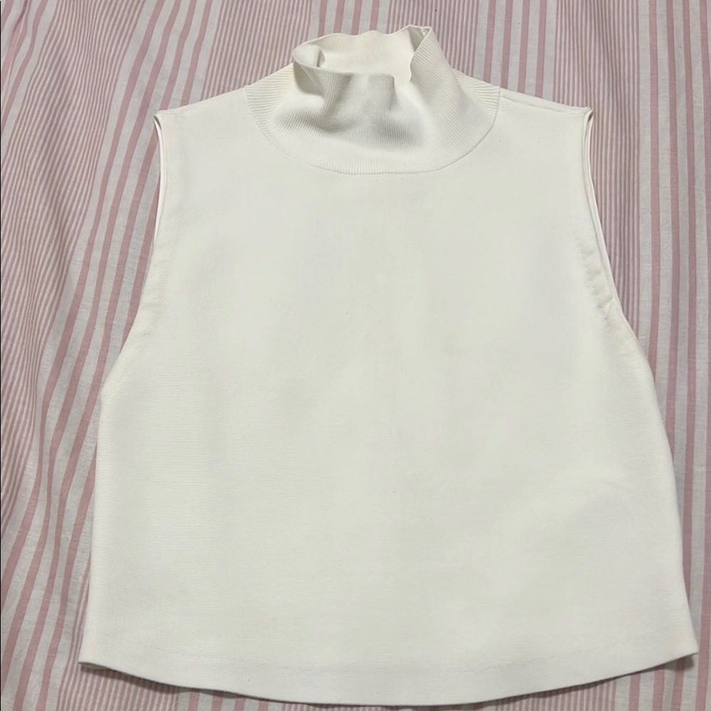 Alice + Olivia White Sleeveless Crop Tank Top